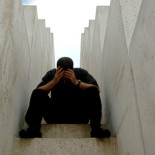 Las redes sociales nos hacen sentir solitarios e insatisfechos porque sobreestimamos la felicidad de los demás (ING)