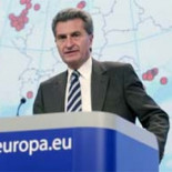 Los alardes renovables del Gobierno acaban en el ridículo y desatan una guerra judicial con Bruselas