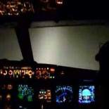 ¿Aterrizan solos los aviones?