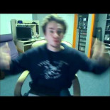 Geohot se burla de Sony haciendo un rap en YouTube