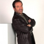 Pepe Navarro declarado 'persona non grata' por Telecinco y Antena3