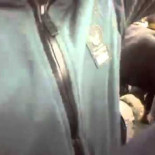 Mercenario de Gaddafi capturado, agredido y protegido por manifestantes