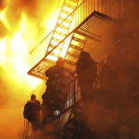 Montan un ritual sexual vudú para atraer la suerte y causan un incendio que arrasa el edificio