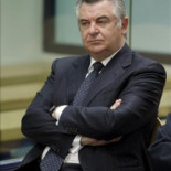 Roca: "Con unos ingresos de 12.000 euros al mes se puede vivir muy bien"