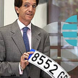 Tras dos décadas para homologarlas,  Industria aprueba las placas de matrícula de material acrílico