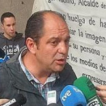 Alcalde inicia huelga de hambre por la mañana y la abandona por la tarde