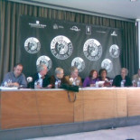 Un grupo de gilipollas protesta por el aumento de insultos en los medios