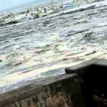 Corre por tu vida - Graba la llegada del Tsunami desde el interior de un puerto