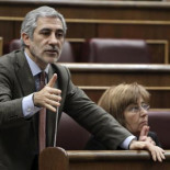 IU plantea en el Congreso limitar los "abusos" de los registradores