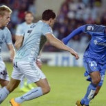 Vuelta a Asturias: El pelotón atrapa a los fugados gracias a la Guardia Civil