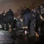 Un adolescente chino traslada en la espalda a un amigo durante 8 años (eng)