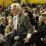 Un candidato del PP en Galicia reparte 3000 euros en billetes de 50 entre los asistentes a un mitin del PP