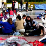 La acampada de Barcelona gana adeptos. Miles de personas se concentran en la plaza de Catalunya