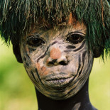 La belleza de las Tribus Surma y Mursi, una cultura en peligro de extinción. 42 impresionantes fotografías