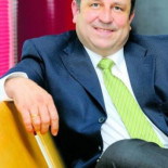 "En España no puede haber alumnos tan torpes, el sistema educativo es muy rígido"