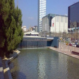 Desalojan una torre de 20 plantas en Sabadell porque muchas personas saltaron a la vez