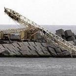 Cae en A Coruña la grúa móvil más grande del mundo