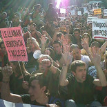 Sentada 'indignada' frente al Congreso