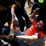 Madrid: los indignados consiguen rodear la Casa de la Villa a pesar del cierre policial