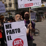 Originalidad e ingenio en dos pancartas del 15-M