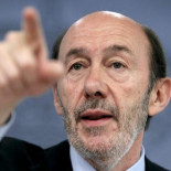 Rubalcaba, a los bancos: "¿Por qué concedieron hipotecas si sabían que no se podían pagar?"