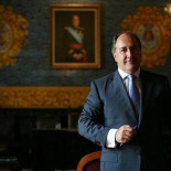 Gibraltar mantiene su pulso y quiere ganar 90.000 metros