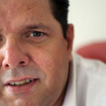 El periodista de News of the World que denunció las escuchas, ha sido encontrado muerto (Eng)