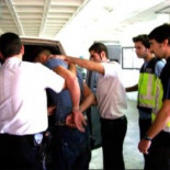 Detienen a un grupo de españoles que falsificaban productos chinos [HUMOR]