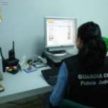 Detenida por enviarse mensajes amenazantes y culpar a su pareja, que pasó 12 días en prisión