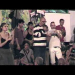 Un policia indignado se une