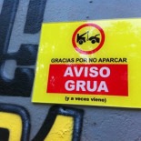 Cartel pasivo-agresivo para quienes aparcan donde no deben (y a veces funciona)