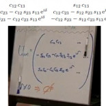 La explicación de la primera pizarra de Sheldon en la serie “Big Bang”
