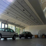 La extraña historia del concesionario de BMW olvidado en los tiempos