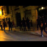 El agente que agredió a la joven tras las protestas laicas no llevaba la identificación correspondiente