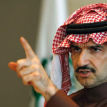 "Me desperté y el príncipe estaba encima de mí"