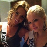 La foto de Miss Kosovo y Miss Serbia en Facebook divide los Balcanes
