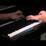 El vuelo del Moscardón, interpretado a piano