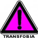 Una niña transexual de diez años, insultada por adultos mientras sus compañeros de colegio la reciben con naturalidad