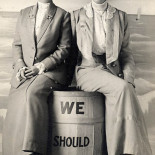 Extrañas fotos en blanco y negro