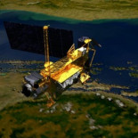 Piden que el satélite que caerá el viernes sobre la Tierra lo haga exactamente sobre Berlusconi