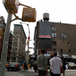 Una pizarra gigante con una enigmática ecuación en Nueva York