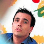 Alberto Garzón: "He sobrevivido gracias a una 'beca' de mis padres y aún me siguen ayudando"