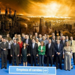 Internet se mofa de la foto del PP con la contaminación de fondo