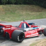 El día que un auto de Formula 1 corrió con un ventilador que lo “pegaba” al suelo