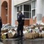 Charlie Hebdo reimpresiona la caricatura de Mahoma un día después de la bomba y defiende la "libertad de burla" [ENG]