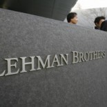 Así funciona la unión de intereses entre los políticos y la banca