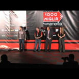 El frenazo del antiguo Ferrari que tiró al suelo a cinco presentadores