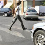 Será delito cuando se atropelle a un peatón en un paso de cebra, y los peatones que crucen indebidamente serán multados