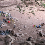 Hace 77.000 años, los humanos ya usaban ropa de cama, colchones y repelentes de insectos