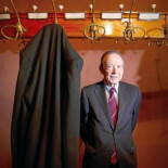 José Manuel Blecua: «Hay gente que no sabe hablar sin “vale” ni “tío”»